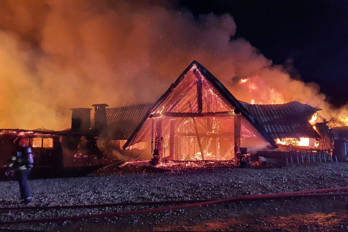 Őrizetbe vették a leégett romániai panzió tulajdonosát