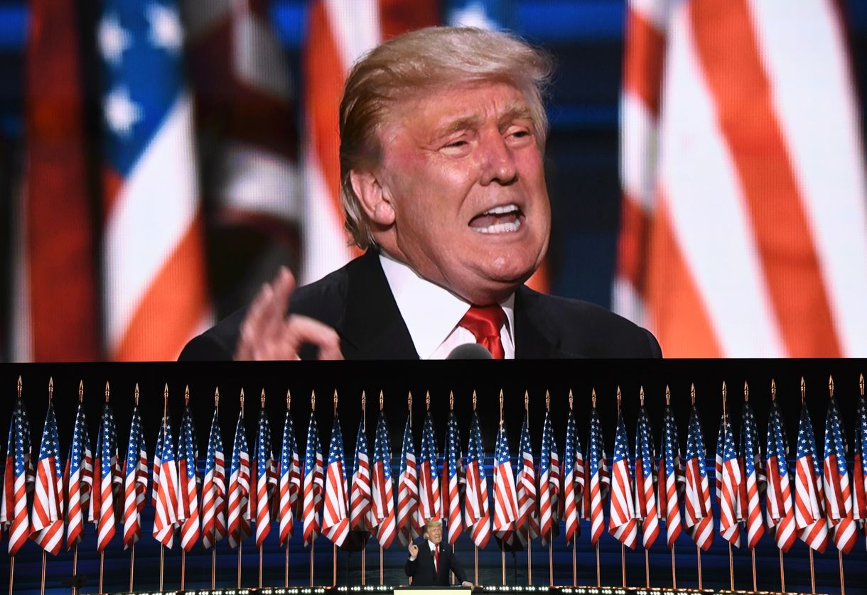 A milliárdos Trump a sűrű aprópénzért is lehajol