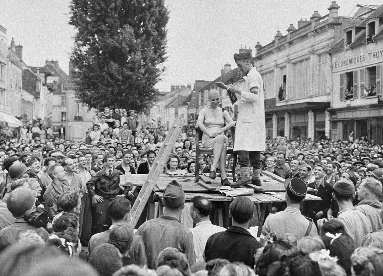 A „vad” tisztogatástól az ellenálló nemzet mítoszának építéséig: így békült meg a francia társadalom a világháború után