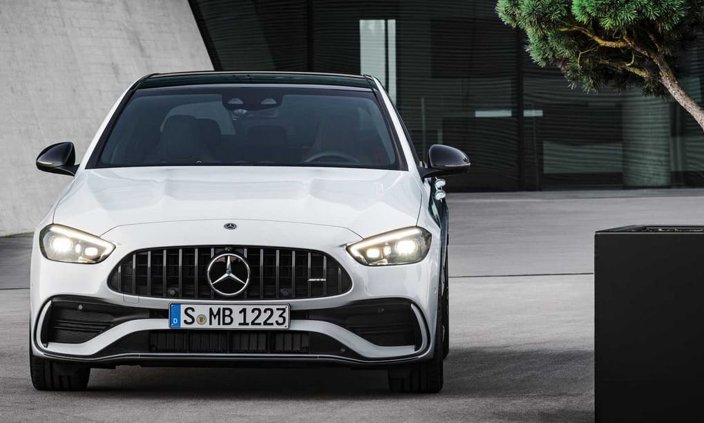 Kémvideón a már csak 4 hengeres új Mercedes-AMG C63