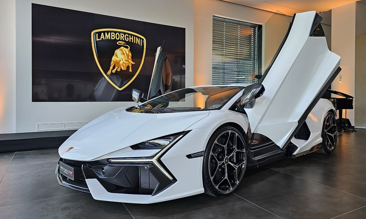 Már Budapesten is kapni Lamborghiniket, magával a cégvezérrel találkoztunk a szalonnyitón