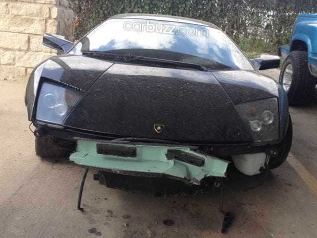 Lezúzta a beosztott a főnök előző nap vásárolt Lamborghinijét – fotó
