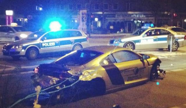 Ellopták és lezúzták az aranyozott Audi R8-ast - fotók