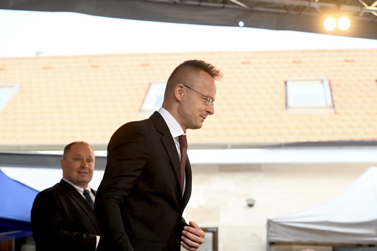 Szijjártó szerint közel ezer nap háború után ideje lenne kipróbálni a békepárti megközelítést