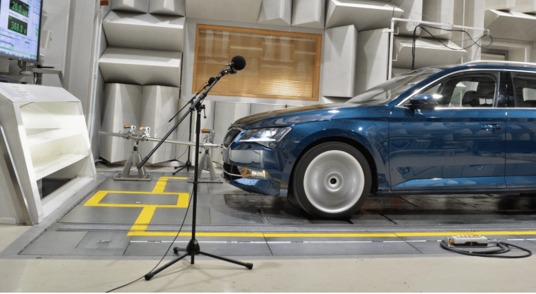 UFO-hangot kapott a Skoda hibrid autója