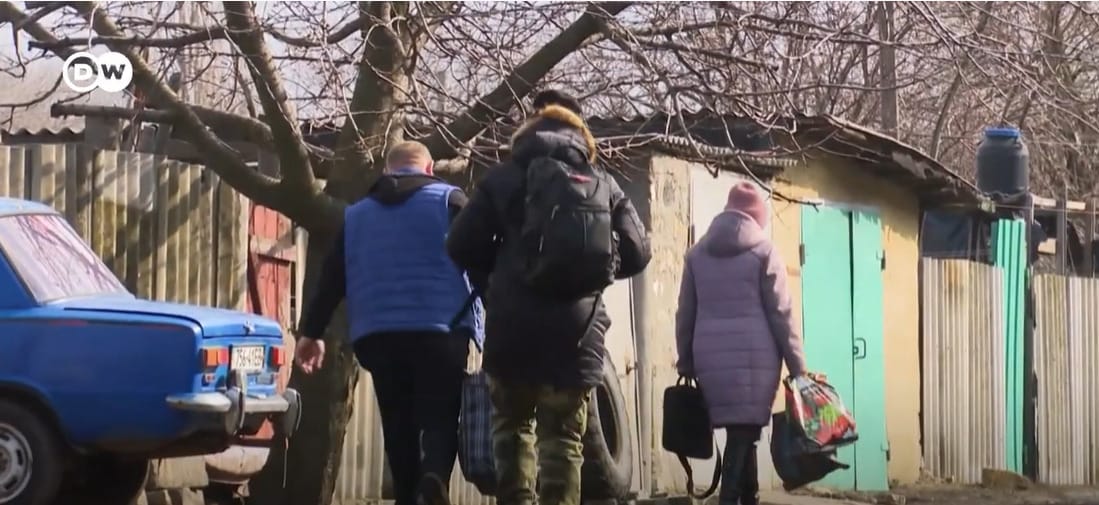Menekülnek a falusiak Ukrajna keleti részéről – videó