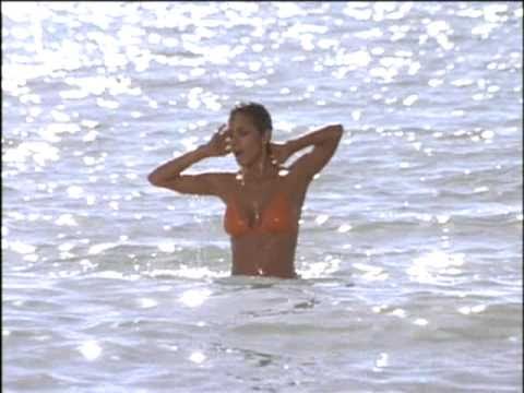 Szoftpornó és Oscar-díj. Mire vitték a legendás Bond-lányok?