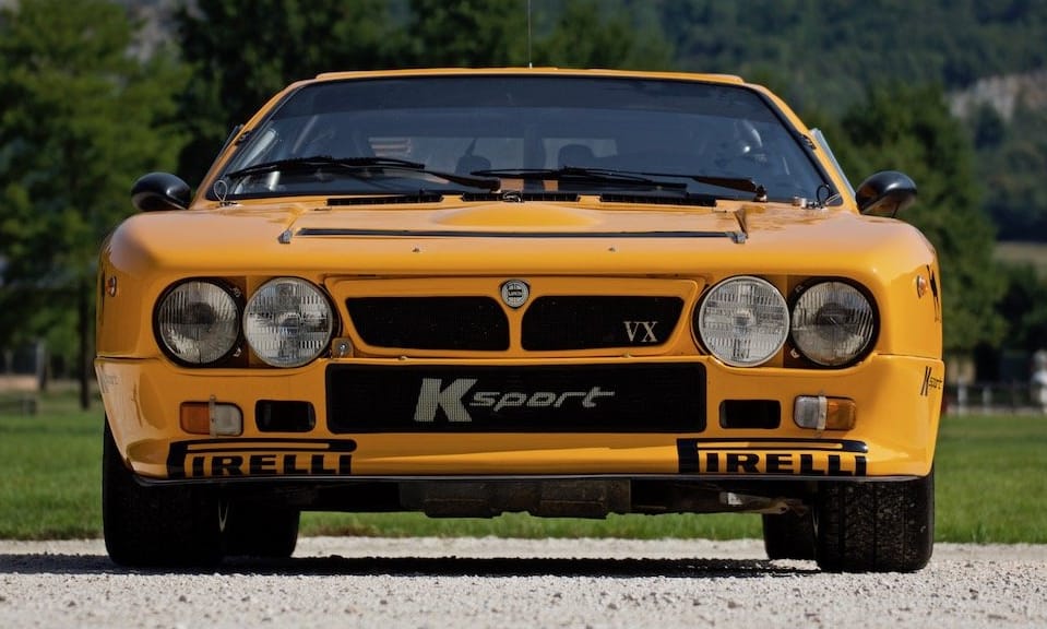 Camel festésű B-csoportos régi Lancia vár új gazdára