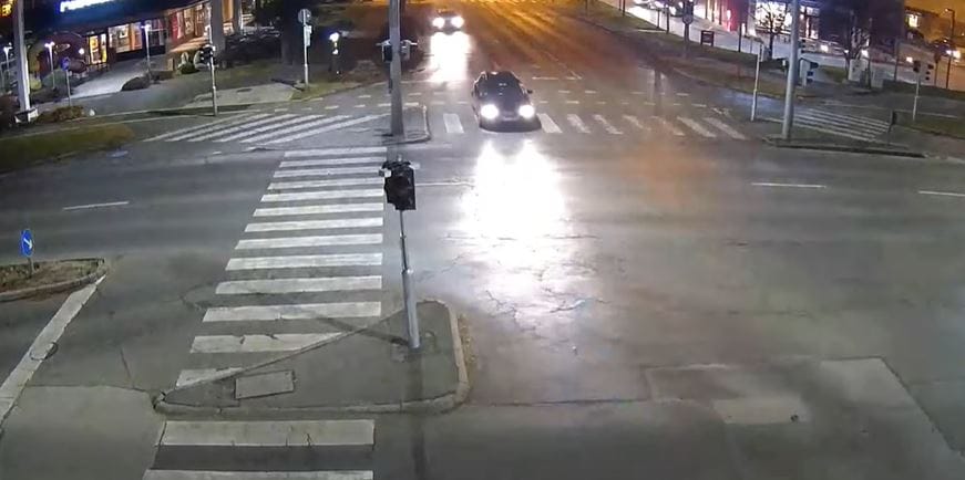 Stresszoldásként driftelt Kaposváron egy autós, de a rendőrségen végezte