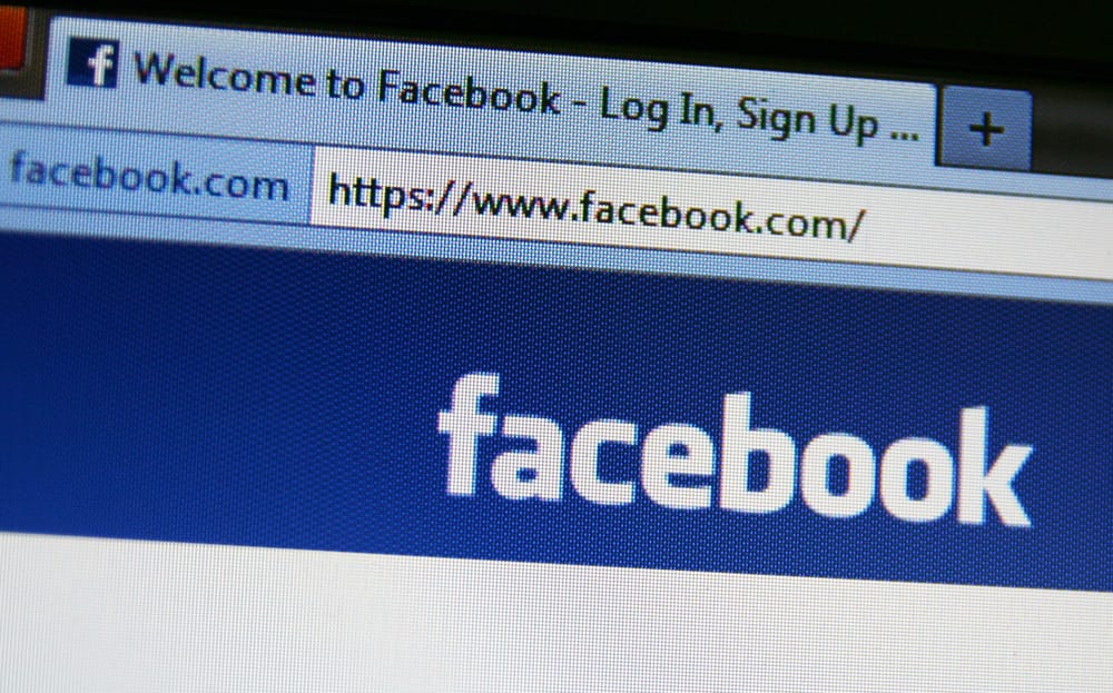 Nem jött be a Facebook újítása, továbbra is túl gyakran a szemetet osztják a felhasználók