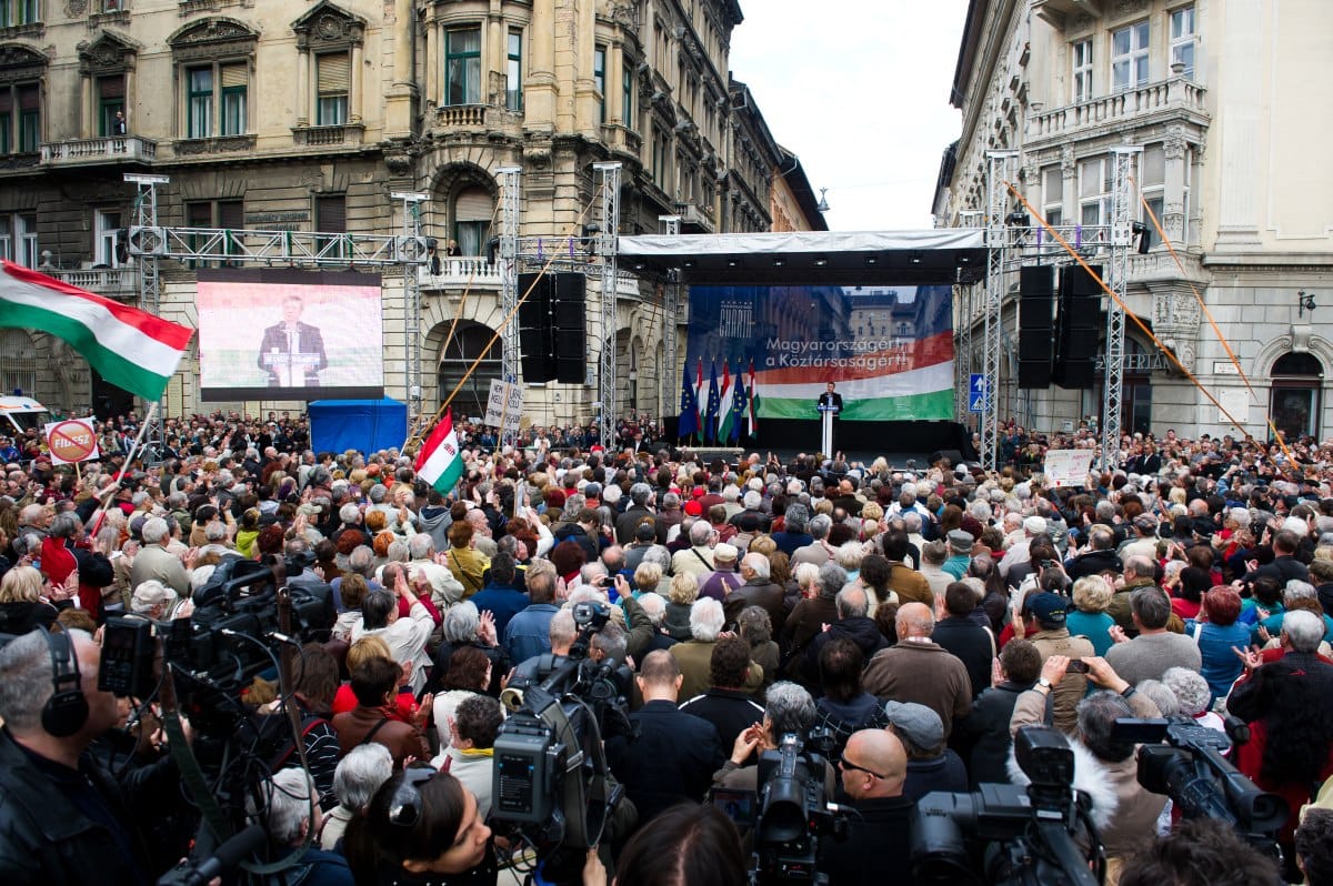 Charta: közelebb kerültünk a magyar demokrácia felszámolásához