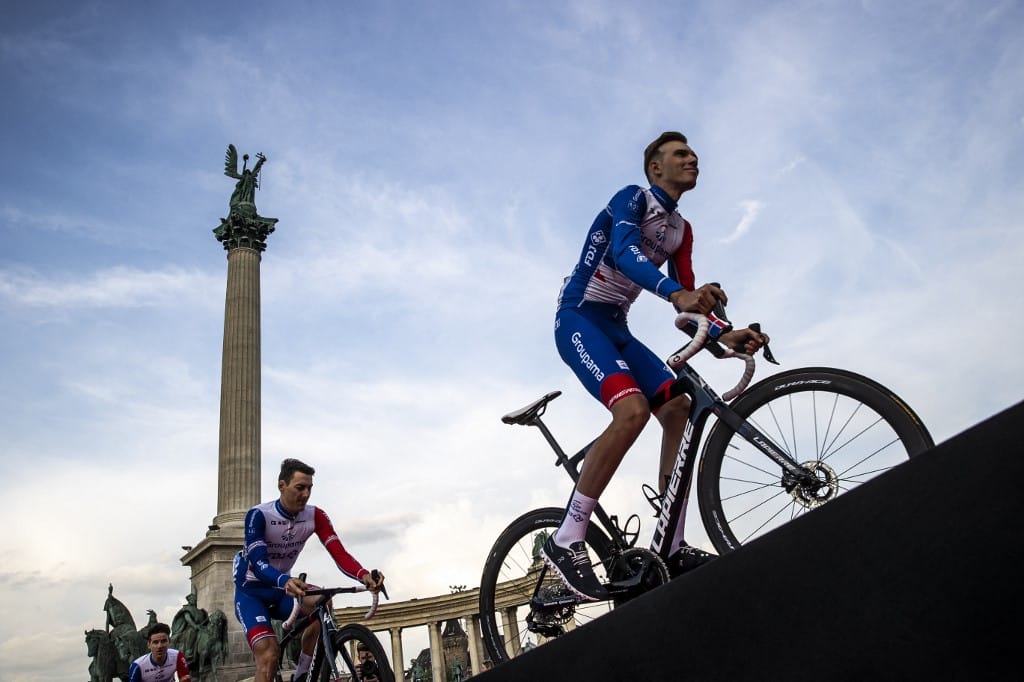 Budapesten száguld ma a Giro mezőnye, lezárások lesznek sokfelé