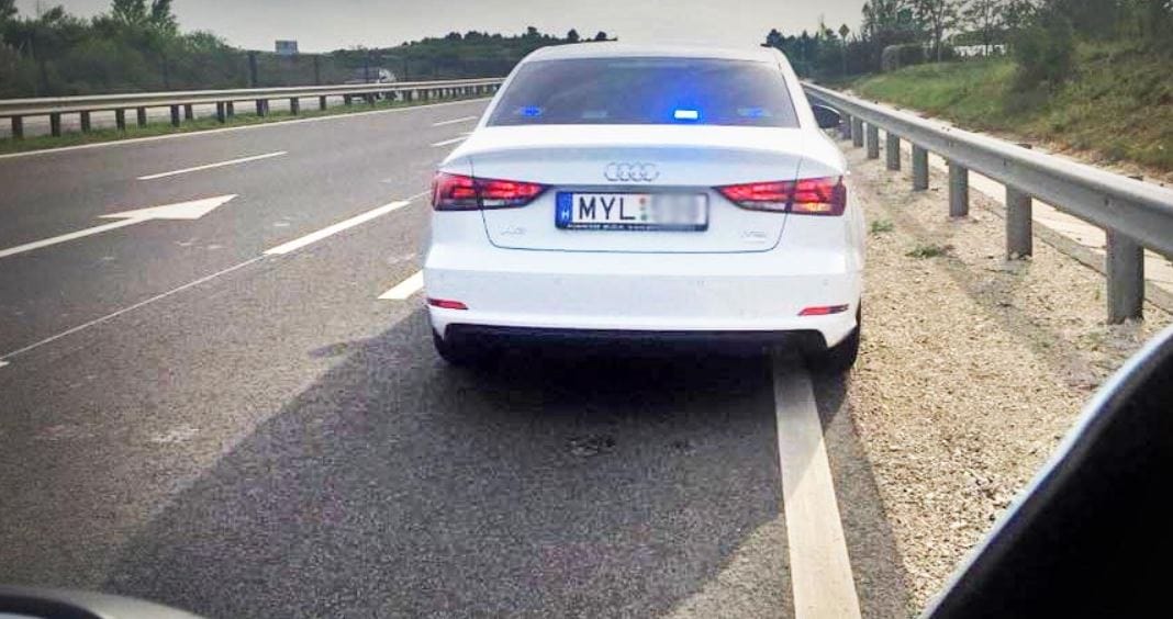 Provokálnak is a civil rendőrautókkal, hogy utána legyen alap bírságolni?
