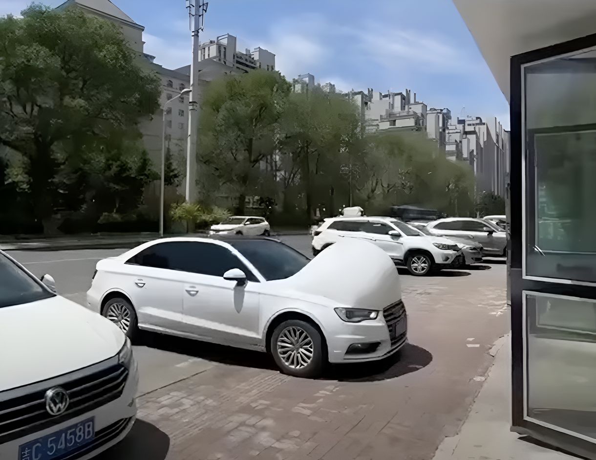 Váratlanul elkezdett feldagadni a nagy hőségben sok, Kínában gyártott autó