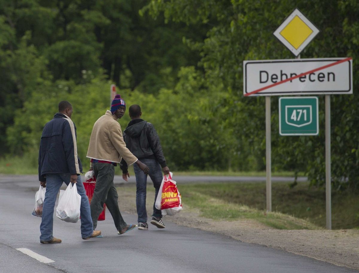 Bővíti, de bezárná - Mit akar Orbán a menekülttáborral?