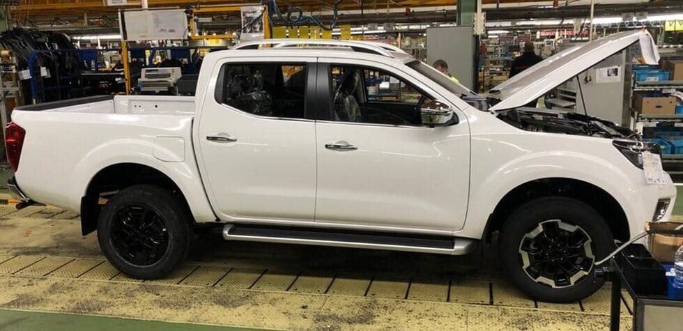 A gyárral együtt búcsúzott el a Nissan Navara