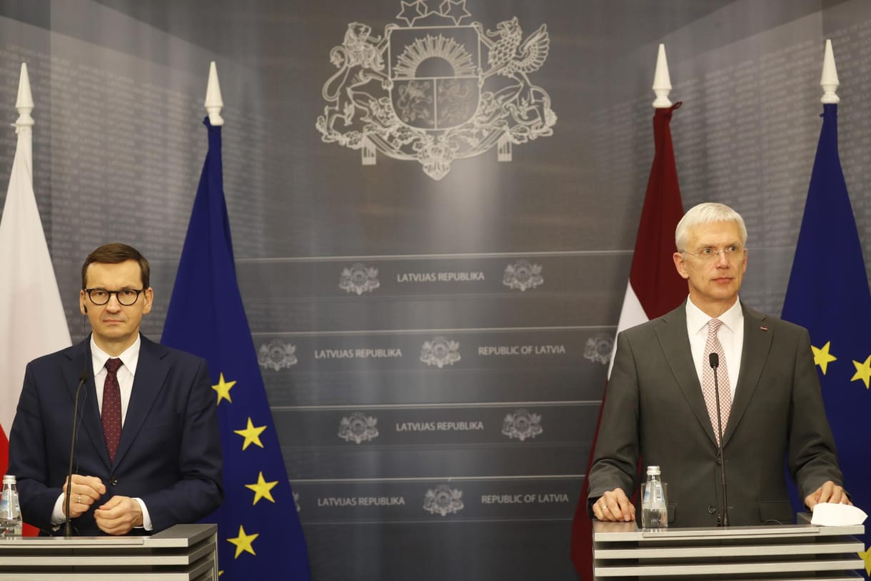 A lengyelek szerint továbbra is fehérorosz segítséggel jönnek a menekültek