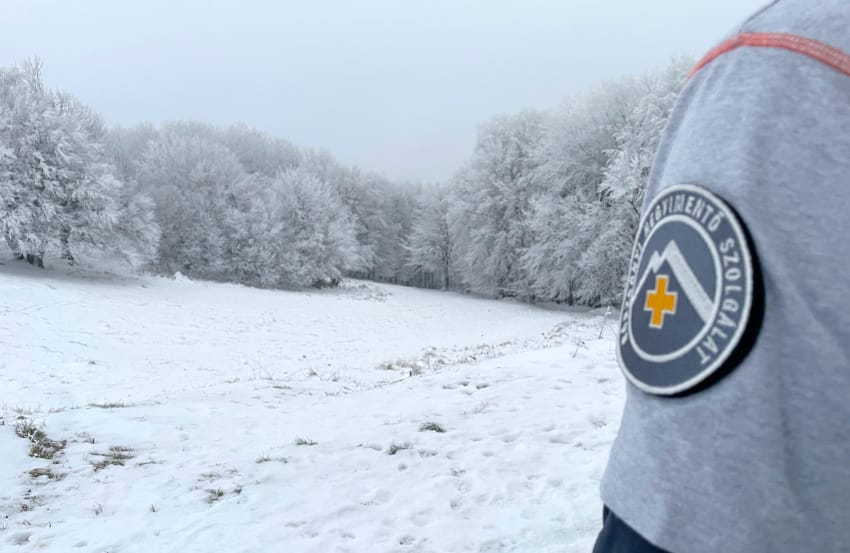 Hegyimentők hoztak le egy bajba jutott túrázót a Csóványosról