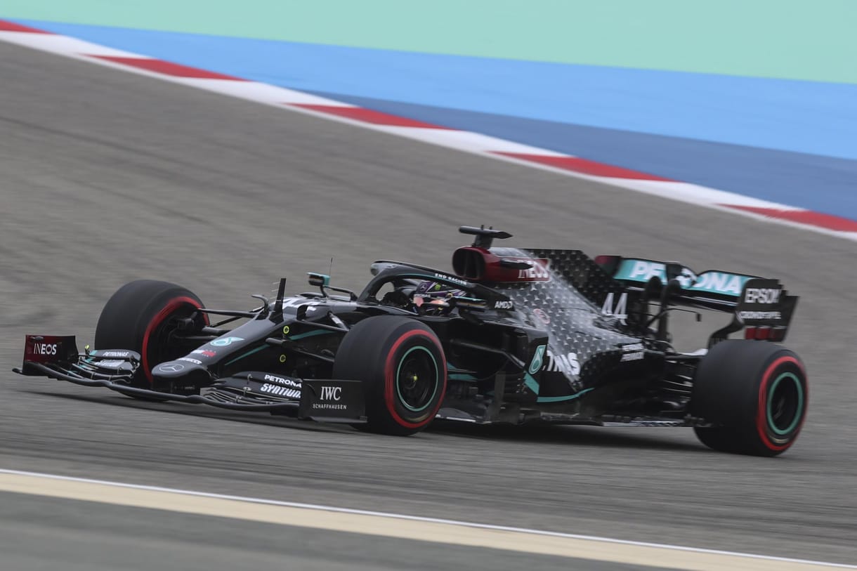 Bahreinben kezdődik az F1-es szezon, Imola visszatér a naptárba