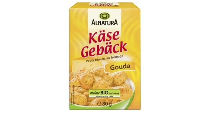 Vigyázzon: fémdarabkák lehetnek egy sajtos kekszben