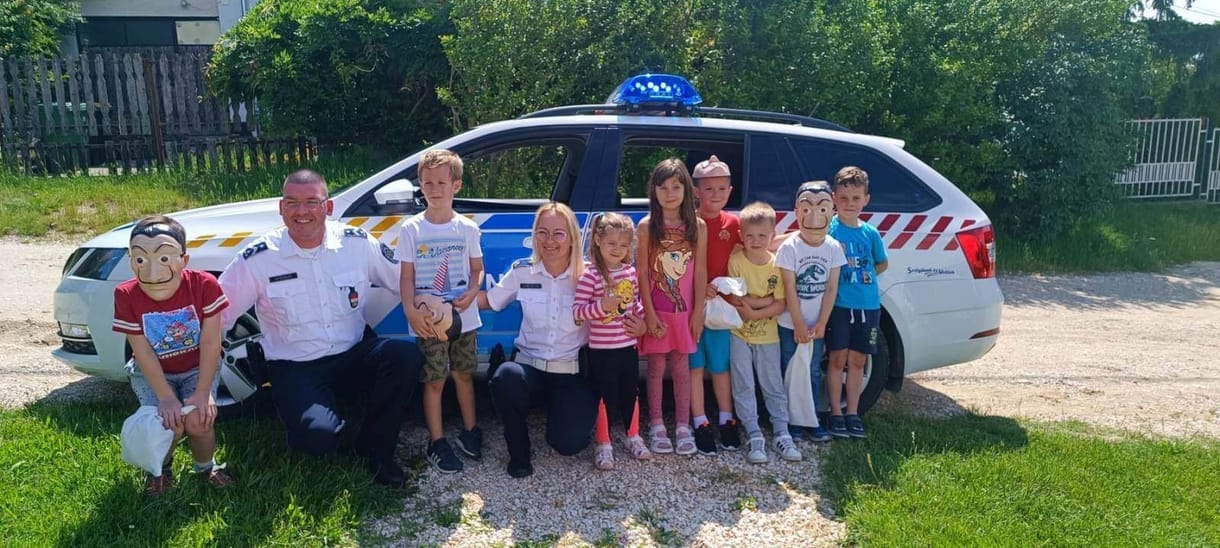 Egy érdi anya kihívta a gyerekzsúrra a rendőrséget, de nem azért, amiért gondolná