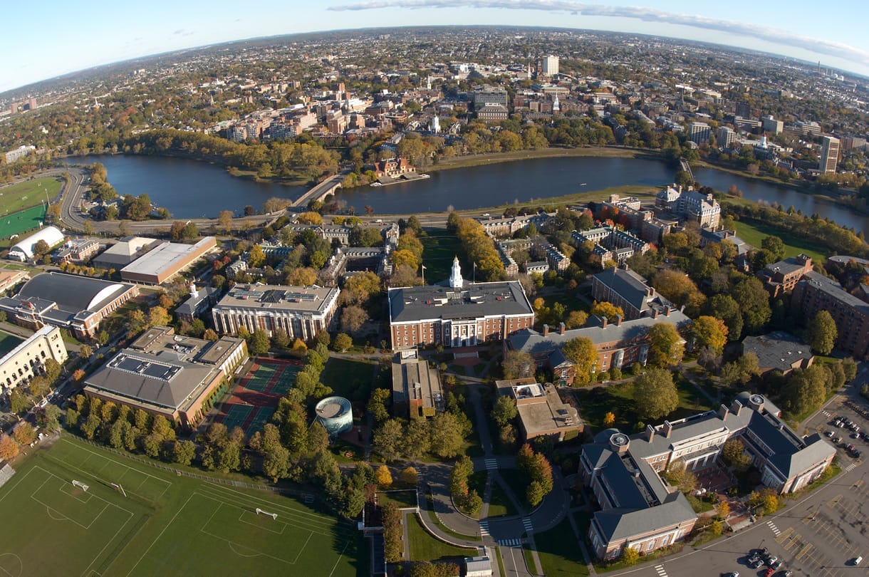 Eltitkolta kínai kutatói állását és vagyonát egy harvardi professzor