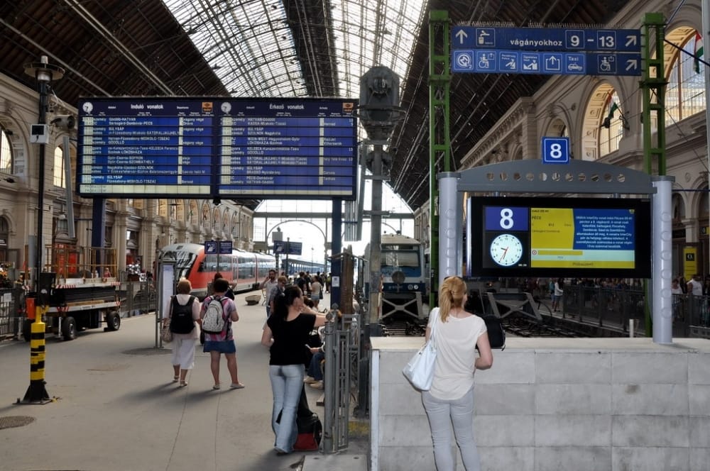 54 embert tartóztattak fel a Keleti pályaudvaron