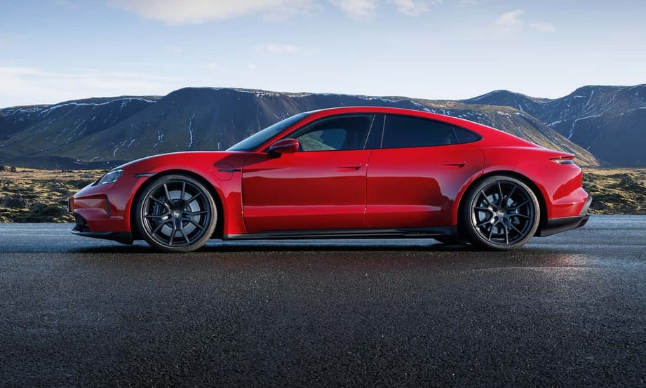 Magyarországon a 700 lóerős legújabb Porsche Taycan
