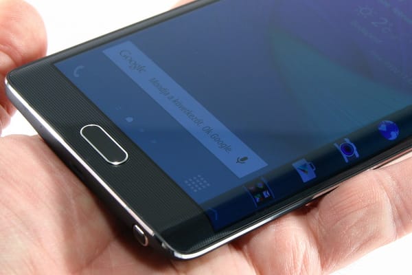 Élet a panelban: kipróbáltuk a Samsung legkülönlegesebb okostelefonját