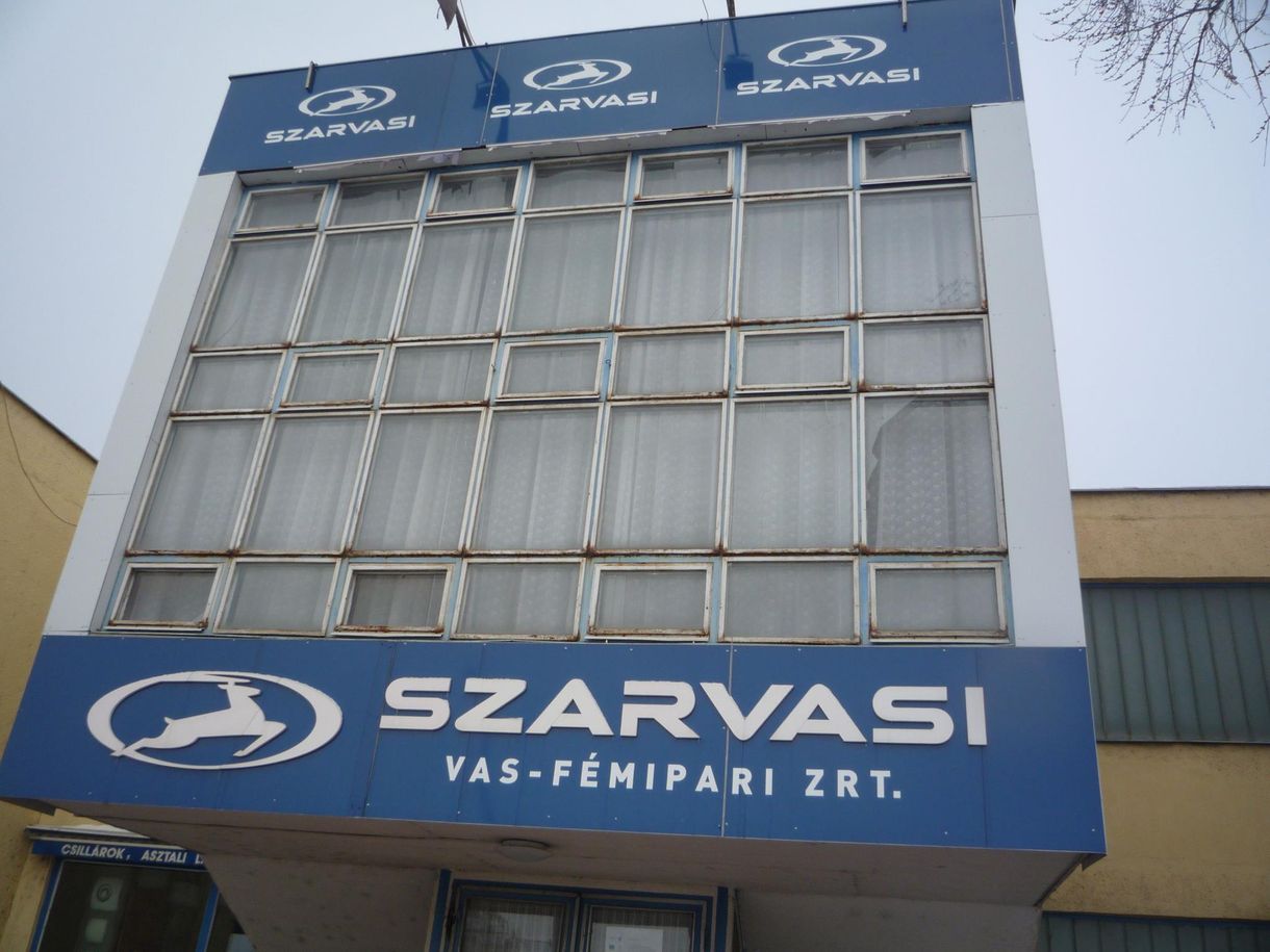A kávéfőzős szarvasi gyár jövőjéről tárgyalt a polgármester és az államtitkár