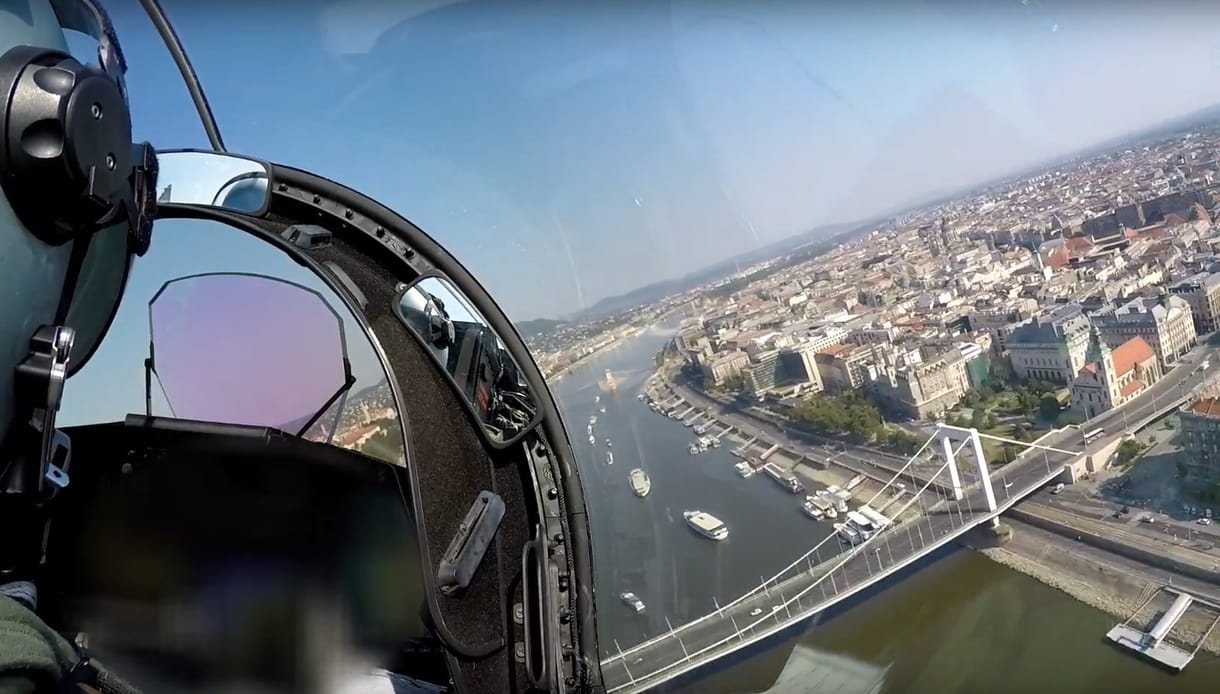 Nézze meg Budapestet egy Gripenből! – videó
