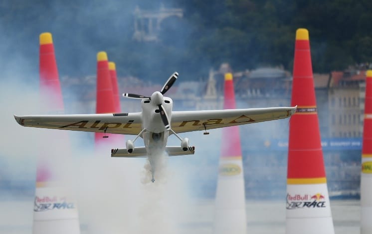 Hűtlen kezelés miatt tesz feljelentést az I. kerület a Red Bull Air Race ügyében