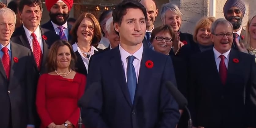 Trudeau hibázott: kanadai miniszterelnököt ilyesmi miatt még nem marasztaltak el