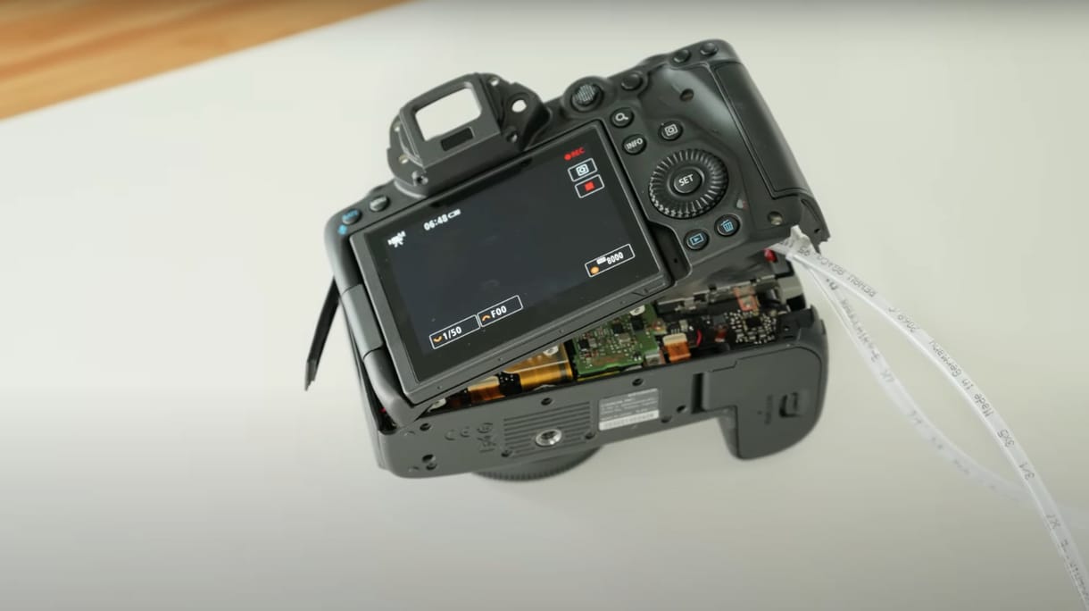 Egy fotós házilag vízhűtést épített a Canon 1,7 milliós csúcsgépébe, az EOS R5-be