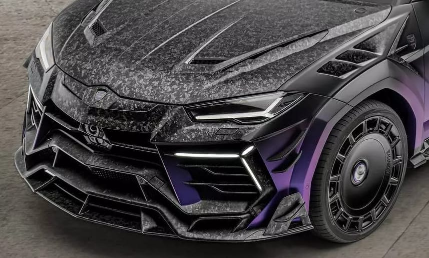 900 lóerős tekintetmágnes a legújabb Lamborghini SUV