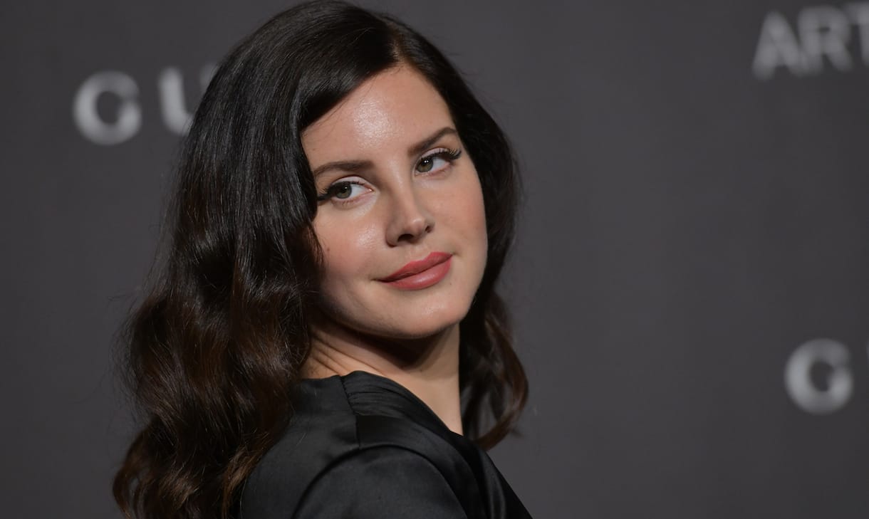 Vallásról, hírnévről, összeesküvés-elméletekről énekel Lana Del Rey