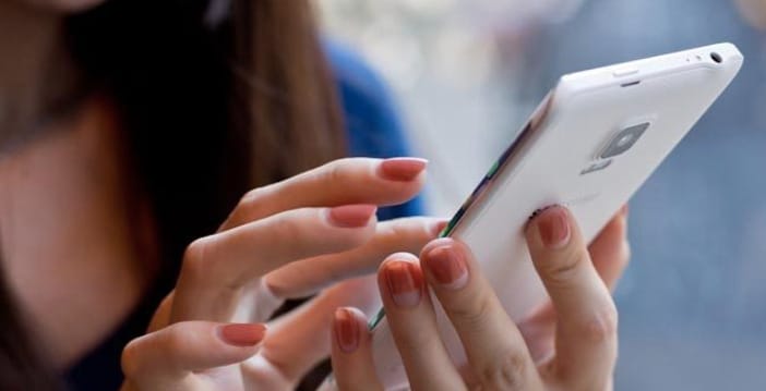 Úgy érzi lelassult a telefonja? Van rá egy pofonegyszerű terápia