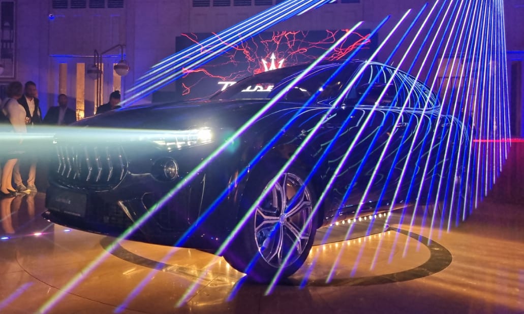 Magyarországra érkezett a Maserati első hibrid divatterepjárója, beleültünk
