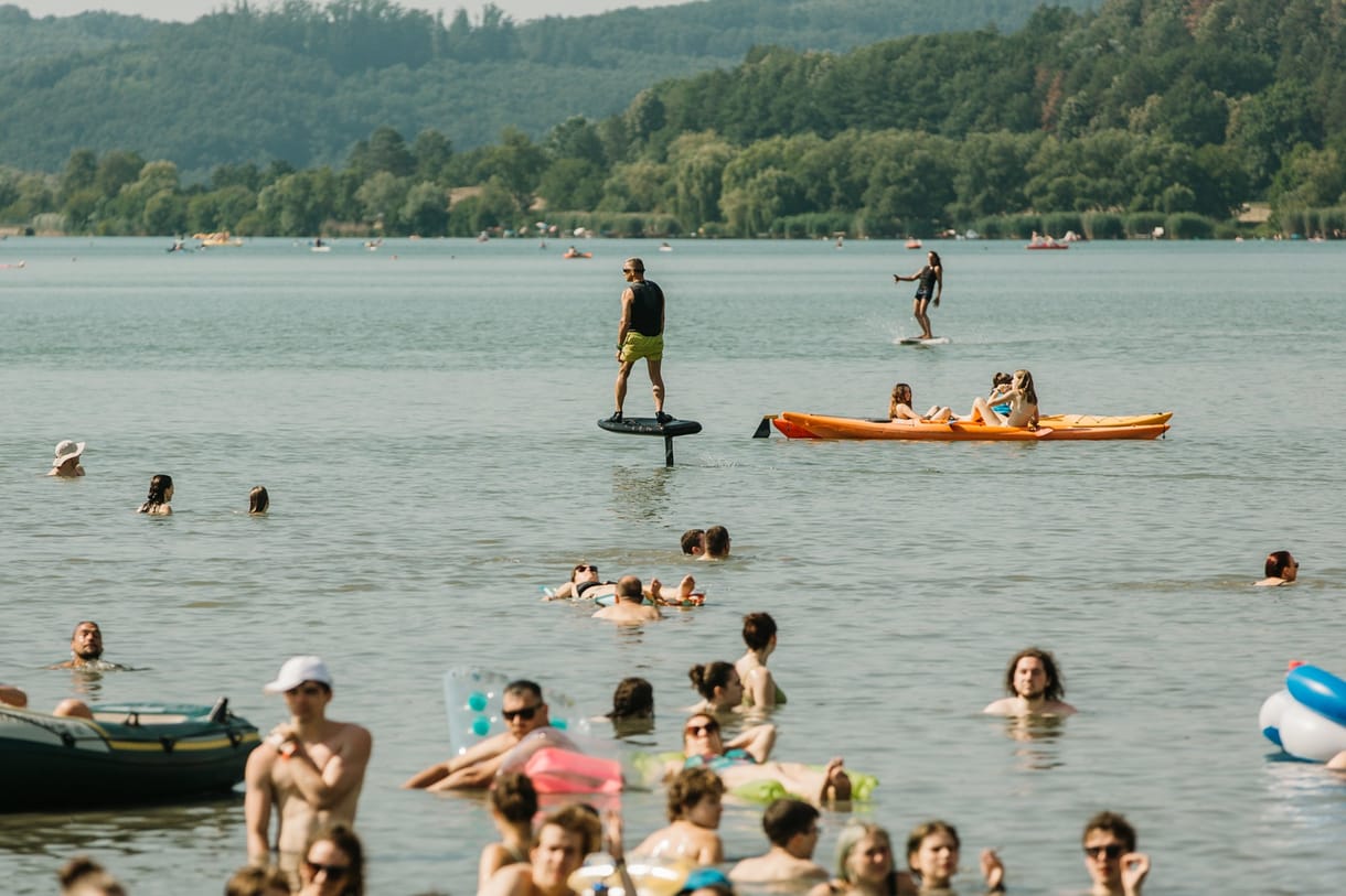 Sárkányhajós gyerekek mentettek meg egy fuldokló horgászt Orfűn