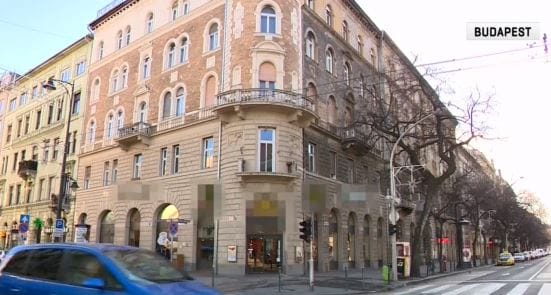 Buli volt a lakásban, ahol leszakadt az erkély korlátja