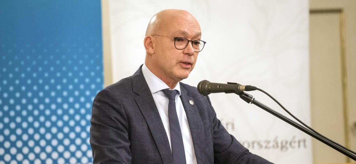 Péterfalvi Attila november elejére jár a Pegasus-ügy végére