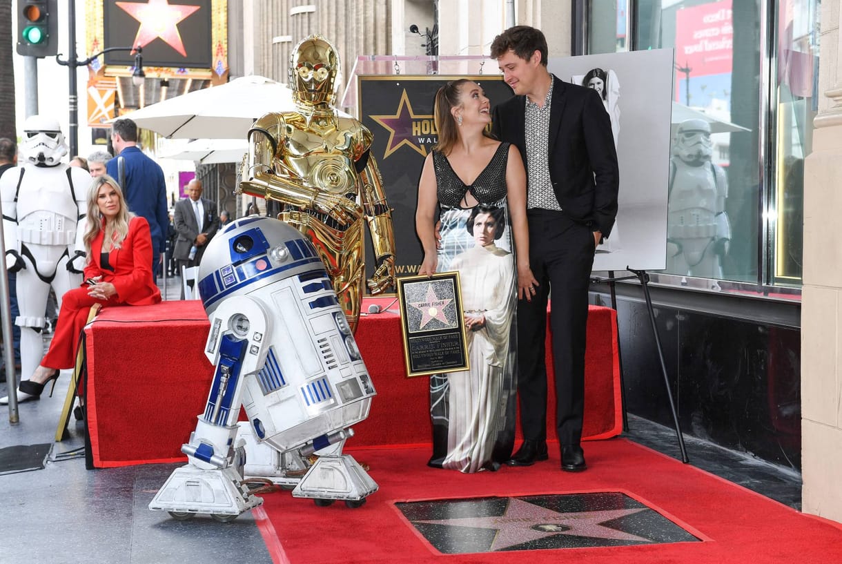 Carrie Fisher hét évvel a halála után megkapta csillagát a Hollywoodi hírességek sétányán