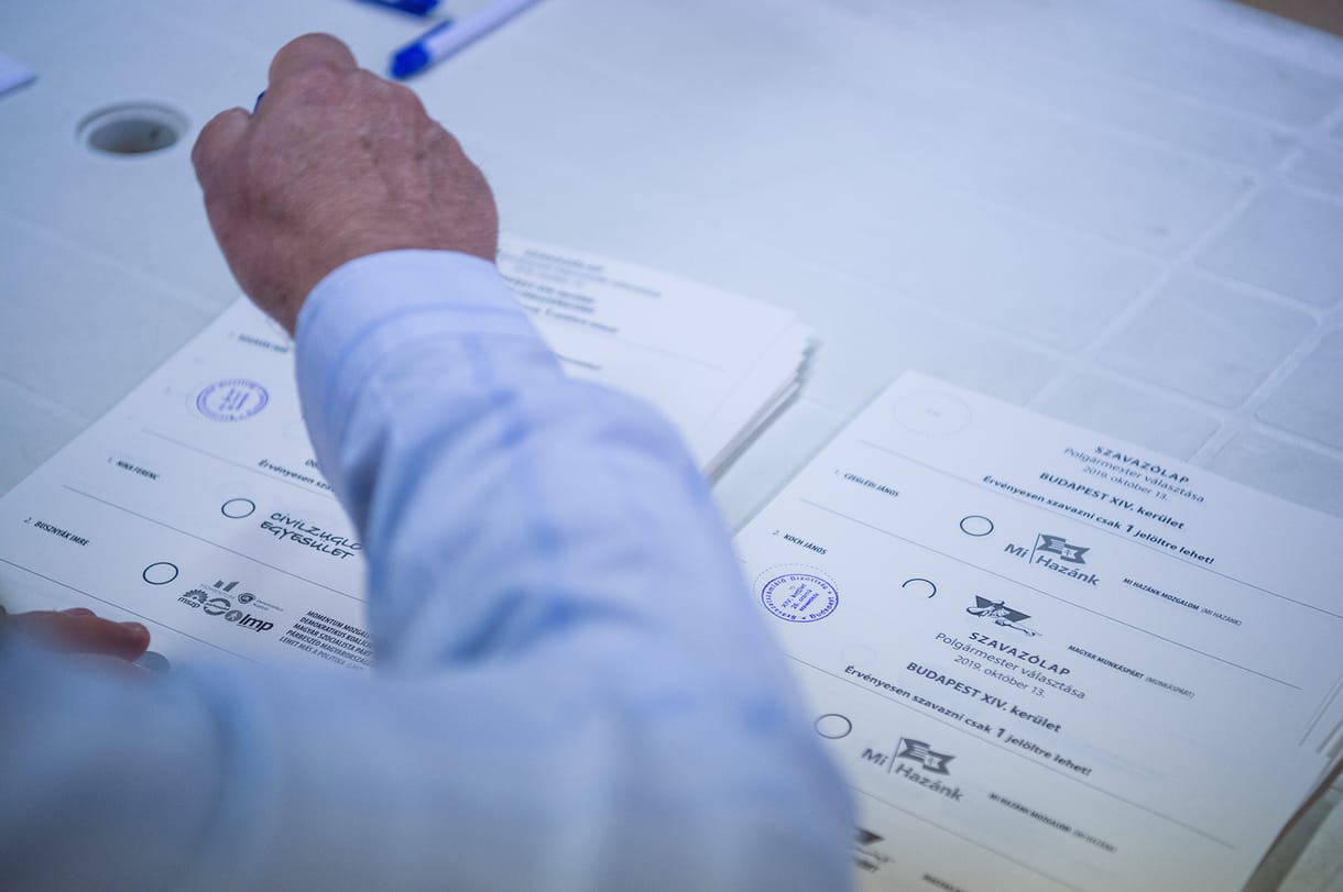 Továbbra is óriási a választókedv – 2,1 millióan szavaztak 13 óráig
