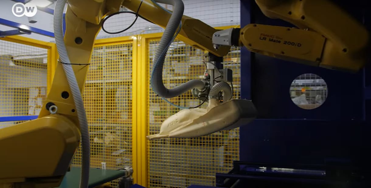 A robotok elveszik a munkát, mert ember sincs rá