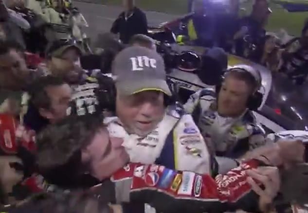 Videó: óriási tömegbunyó volt a hétvégi Nascar-futam után