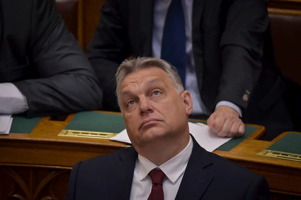 Üzent Európa: Ha Orbán nem tiszteli az értékeinket, nincs helye köztünk