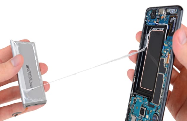 Csak aztán nehogy baj legyen: meglepő felfedezés a Galaxy S8+ akkumulátoráról