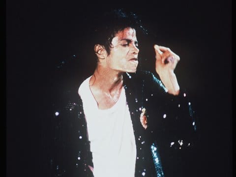 Van élet a halál után: Michael Jackson dollármilliókat keresett 2014-ben is