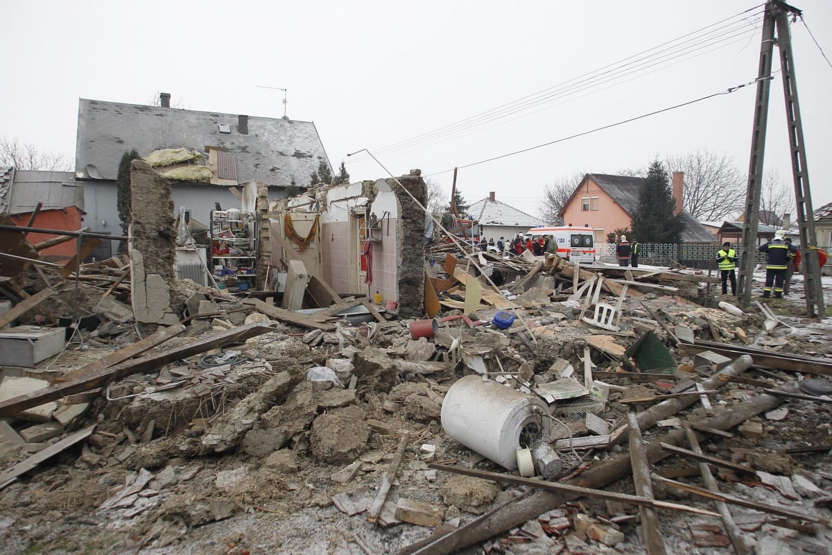 Fotó: felrobbant egy ház Pusztaszabolcson