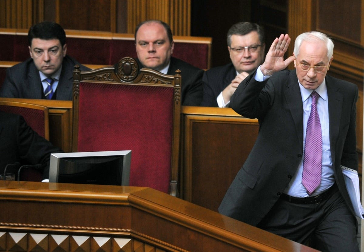 Nem menesztette az ukrán kormányt a parlament
